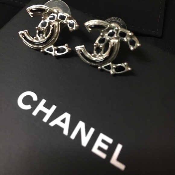 ❌SOLD❌ Authentic 💯 Chanel Costume Jewelry CC - Picture 1 of 4